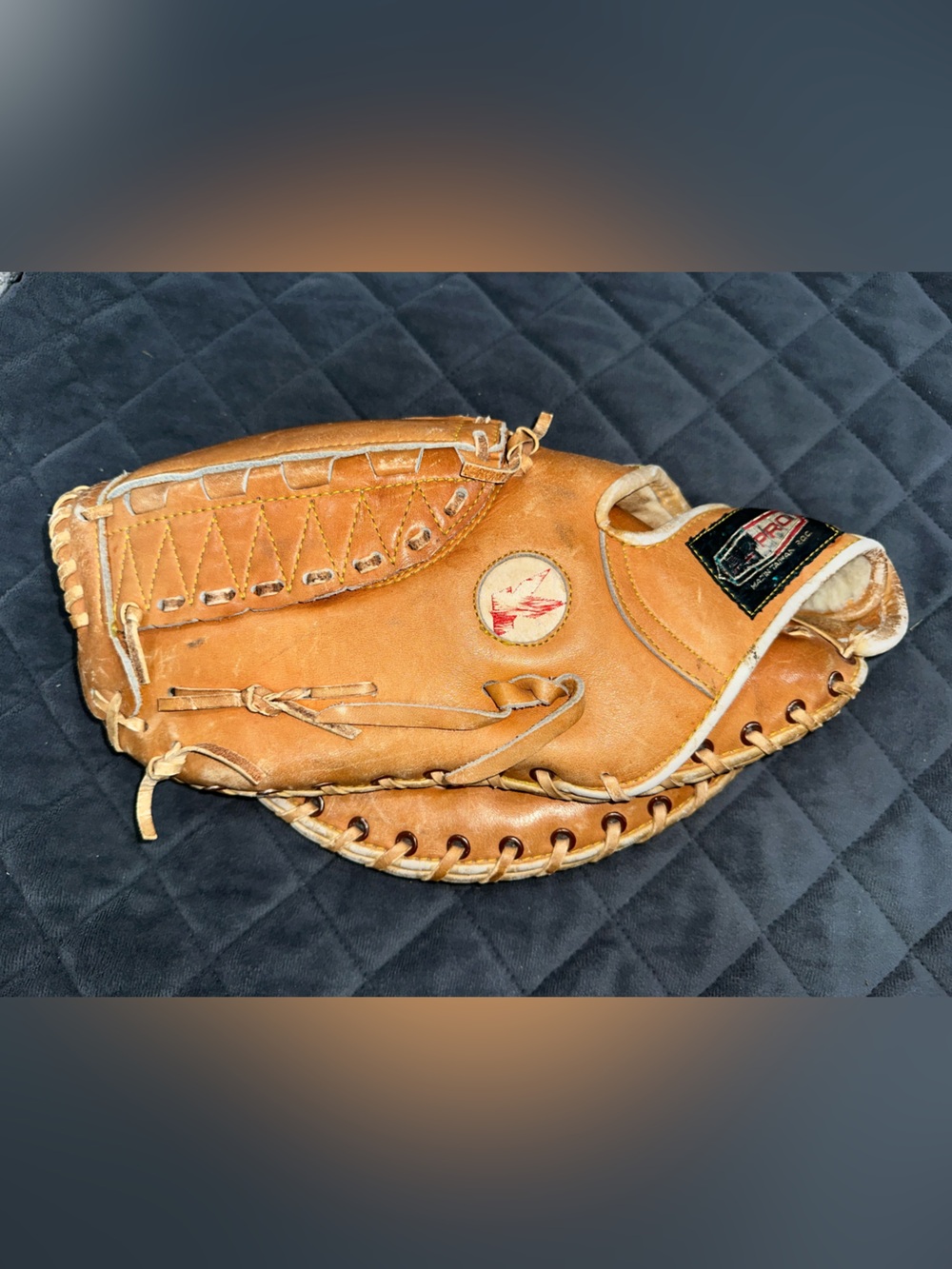 Men's Tan Leather Baseball Mitt - Classic Glove. RIGHT hand glove for a lefty.